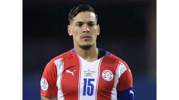 Gustavo Gómez, em ação pela Seleção Paraguaia - Foto: Pedro Vilela/Getty Images