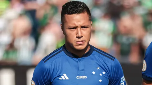 Marlon, lateral-direito do Cruzeiro - Foto: Robson Mafra/AGIF