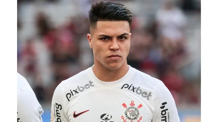 Roni pode ir em definitivo para o Atlético Goianiense Foto: Robson Mafra- AGIF