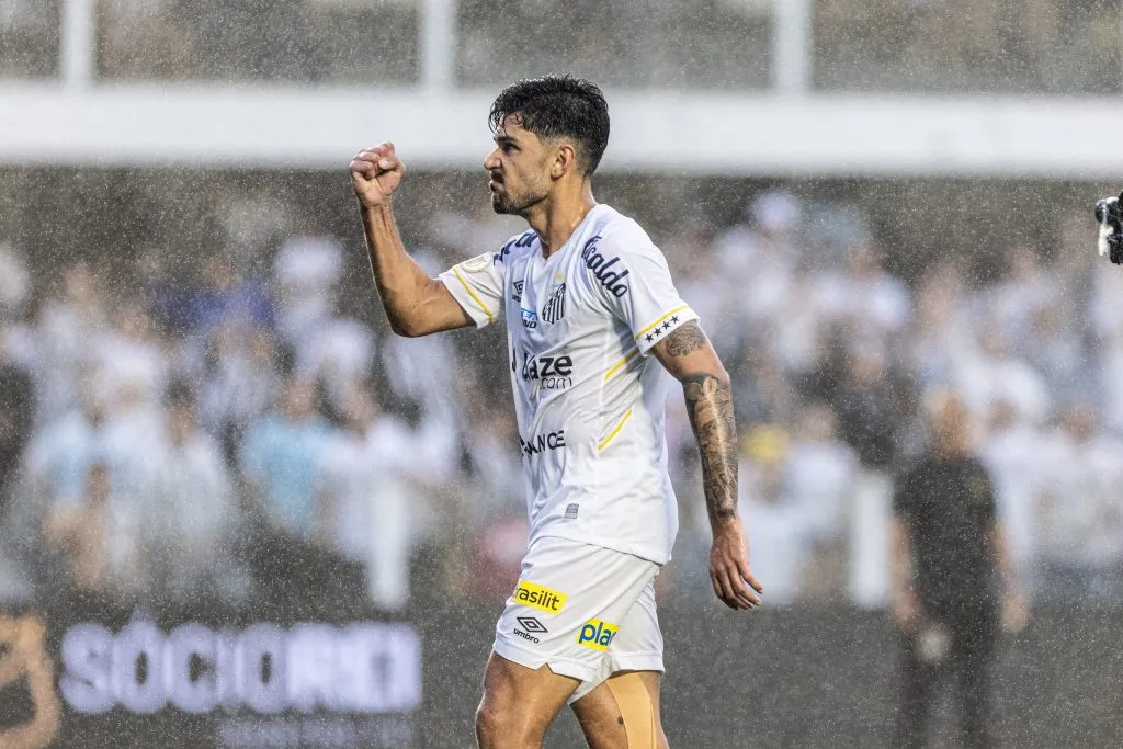 João Basso está na mira do Grêmio. Foto: Abner Dourado/AGIF
