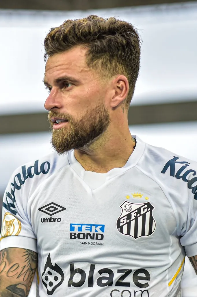 Lucas Lima jogador do Santos durante partida contra o Botafogo no estadio Engenhao pelo campeonato Brasileiro A 2023. Foto: Thiago Ribeiro/AGIF