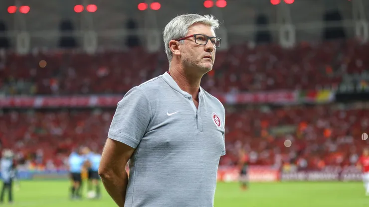 Foto; Lucas Uebel/Getty Images - Odair Hellmann quer atacante do Inter