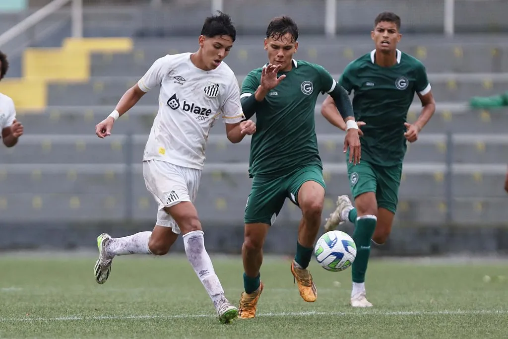 Rodrigo Cezar jogando nas categorias de base do Santos. Foto: Pedro Ernesto Guerra Azevedo / Santos