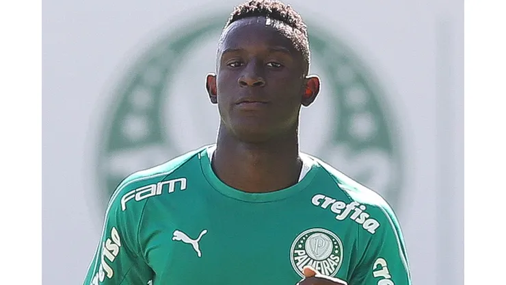 Angulo treina na Academia, em 2019. O colombiano rendeu boa grana ao Verdão - Foto: Flickr Oficial SEP