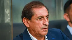 O técnico foi pego de surpresa com a intenção de deixar o Clube