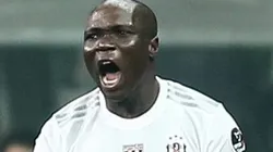 Aboubakar, comemorando gol do Besiktas contra o Galatasaray - Foto: Ahmad Mora/Getty Images