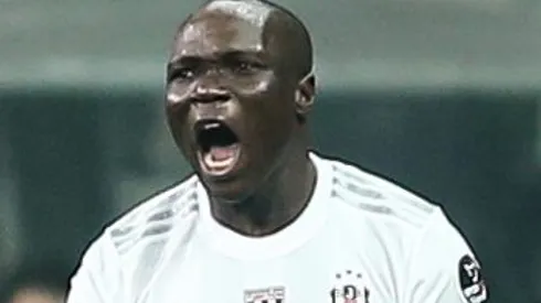 Aboubakar, comemorando gol do Besiktas contra o Galatasaray - Foto: Ahmad Mora/Getty Images