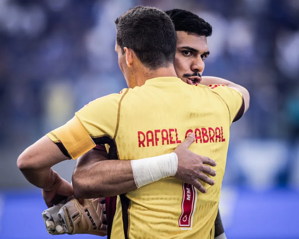 Rafael Cabral e João Paulo em jogo entre Cruzeiro e Santos – Foto: Raul Baretta/Santos FC
