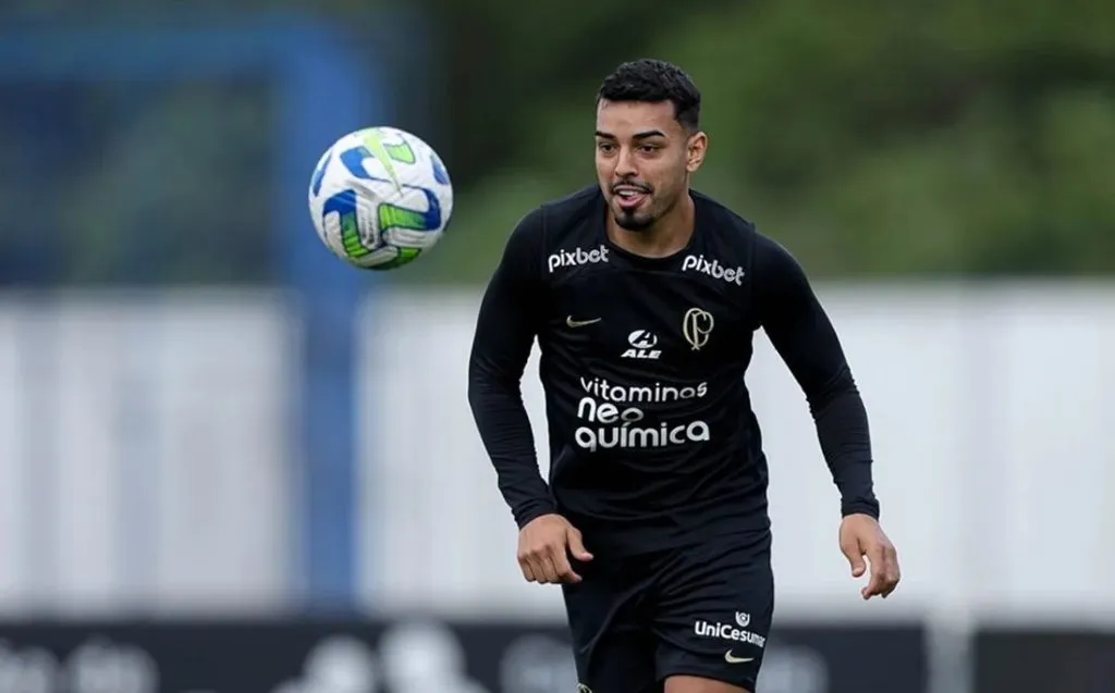 Matheus Bidu durante treino do Corinthians, no CT Joaquim Grava – Foto: Rodrigo Coca/Agência Corinthians