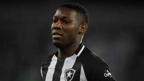 Patrick de Paula jogador do Botafogo durante partida contra o Goias no estadio Engenhao pelo campeonato Brasileiro A 2022. Thiago Ribeiro/AGIF