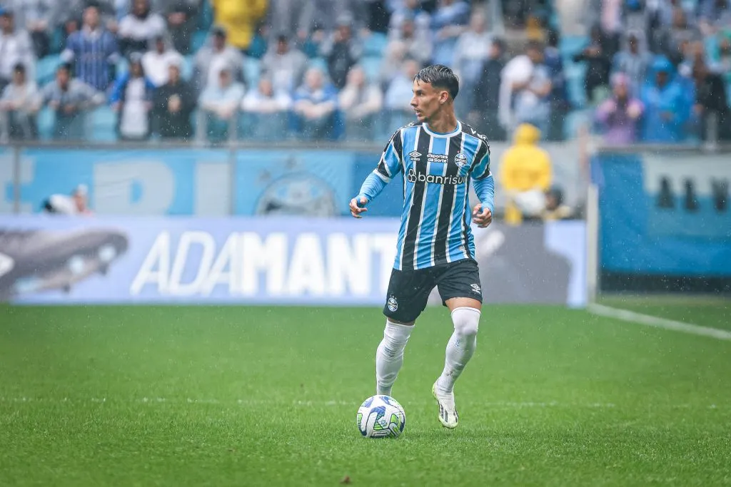 Ferreira está no aguardo do Grêmio dar o “sim” para o São Paulo. Foto: Maxi Franzoi/AGIF