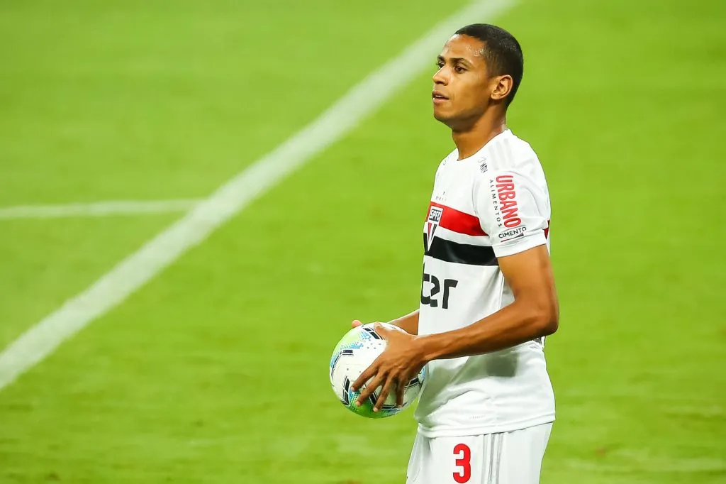 Bruno Alves jogador do São Paulo durante partida contra o Grêmio no estádio Arena do Grêmio pelo campeonato Brasileiro A 2020. Foto: Pedro H. Tesch/AGIF