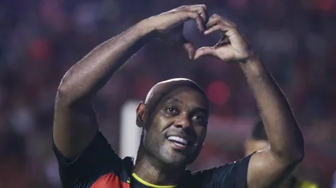 Vagner Love pode ter um novo companheiro vindo do Corinthians - Foto: Rafael Vieira/AGIF.