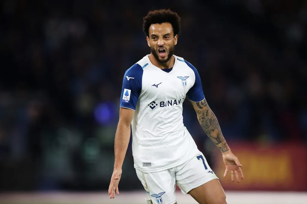 Felipe Anderson comemorando gol pela Lazio. Foto: Paolo Bruno/Getty Images)