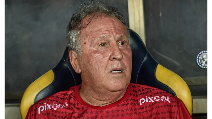 Zico está de olho nos bastidores do Mengão - Foto: Thiago Ribeiro/AGIF