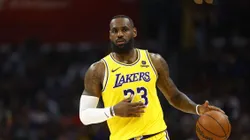 LeBron James em ação pelo Los Angeles Lakers (Foto: Ronald Martinez/Getty Images)