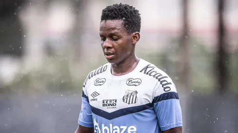 Cazares está de volta após se recuperar de lesão e deve ser titular - Foto: Fotos: Raul Baretta/ Santos FC.