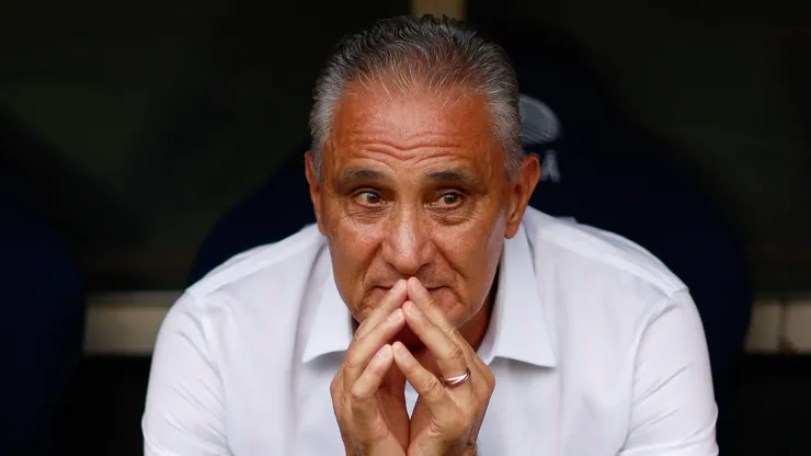 Tite acompanha partida entre Flamengo e Cuiabá, no Maracanã, pelo Brasileirão 2023 - Foto: Buda Mendes/Getty Images