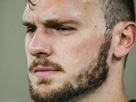 Lucas Perri se destaca no Lyon e gera divisão na torcida do Botafogo