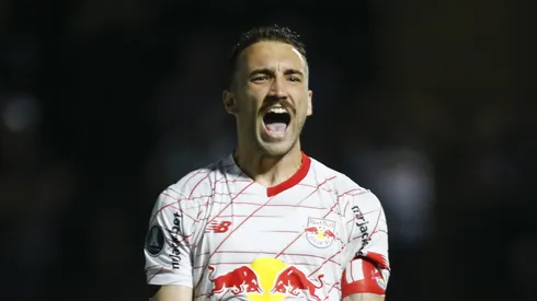 Léo Ortiz comemorando seu gol na disputa de pênaltis. Foto: Ari Ferreira/Red Bull Bragantino.