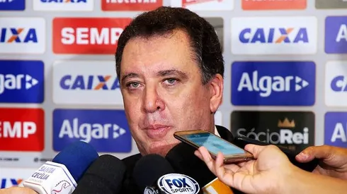 Atacante colombiano assina contrato e Marcelo Teixeira vem buscando mais reforços Foto: Pedro Ernesto Guerra Azevedo/Santos FC