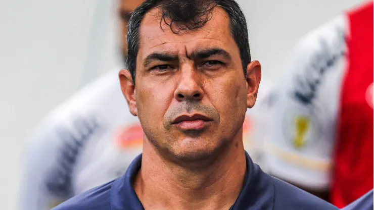 Atacante se torna o jogador menos utilizado por Carille no Santos na temporada. Foto: Reinaldo Campos/AGIF
