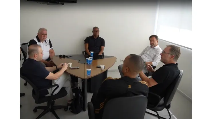 Encontro dos dirigentes do Corinthians com os do Bayer Leverkusen. Foto: Redes Sociais / Corinthians