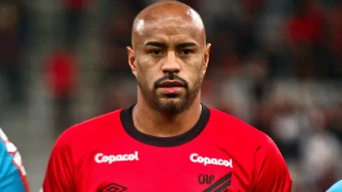 Foto: Gabriel Machado/AGIF - Thiago Heleno, zagueiro do Athletico-PR