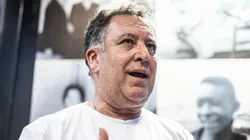 O presidente vem analisando a situação com cautela para definir o que é melhor para a equipe