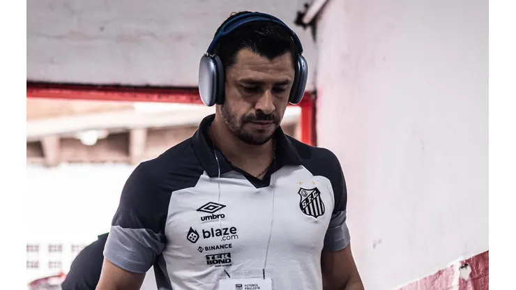 Giuliano precisa superar problema - Fotos- Raul Baretta/ Santos FC.