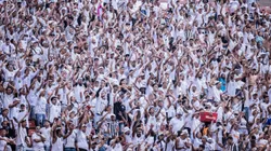 Foto: Abner Dourado/AGIF - Torcida do Santos lotou o Morumbis