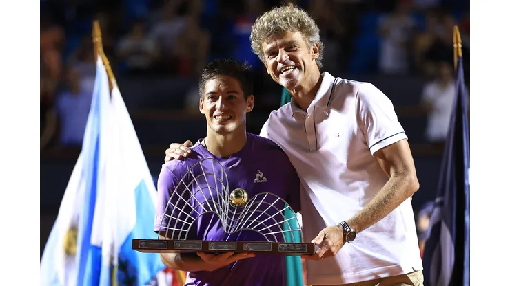 Na quadra Guga Kuerten, Sebastián Baez se sagrou campeão do Rio Open 2024 contra Mariano Navone, no Jockey Club (Foto: Buda Mendes/Getty Images)