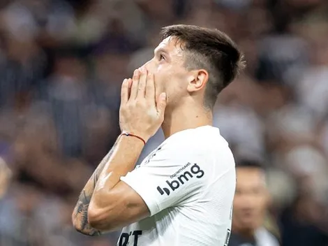 António Oliveira manda recado ao vivo sobre Garro no Corinthians