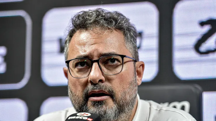 Alexandre Mattos é questionado no Vasco. Foto: Thiago Ribeiro/AGIF