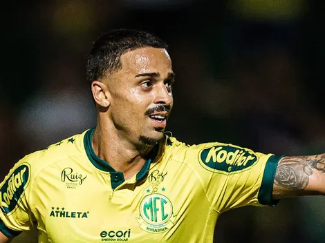 Santos avalia contratação de camisa 9 artilheiro para Série B