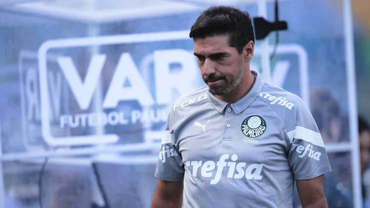 Abel Ferreira durante jogo contra o Mirassol na Arena Barueri. Foto: Ettore Chiereguini/AGIF