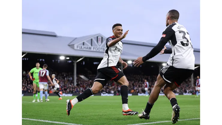 Atacante do Fulham comemorando gol na Premier League. Foto: Warren Little/Getty Images.