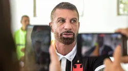 Foto: Thiago Ribeiro/AGIF - Pedrinho no dia da eleição do Vasco