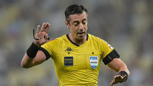 Corinthians também reclamou com Claus - Foto: Thiago Ribeiro/AGIF.