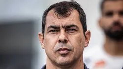 Fábio Carille vem analisando o elenco com cautela em busca da formação ideal
