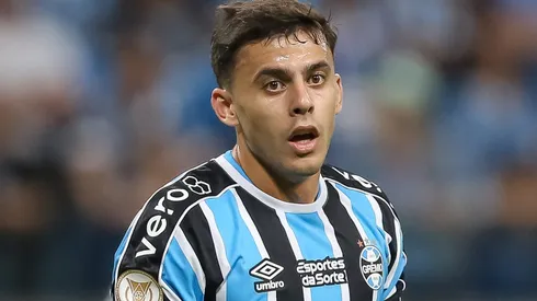 Foto: Pedro H. Tesch/AGIF - Carballo pelo Grêmio no Campeonato Brasileiro de 2023