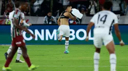 Jogador da LDU comemora gol contra o Fluminense pela Recopa. Foto: Franklin Jacome/Getty Images)