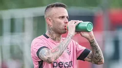 Luan saiu do Corinthians, não rendeu no Grêmio e assinou no Vitória - Foto: Victor Ferreira/EC Vitória.