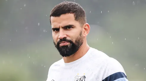 Rincón vem recebendo sondagens de outras equipes e a diretoria do Santos definiu sobre seu futuro