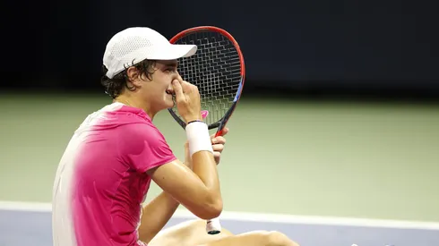 João Fonseca: vitória incontestável na estreia no Rio Open (Foto: Sarah Stier/Getty Images)