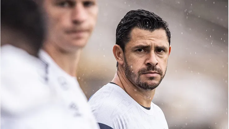 Giuliano treinou sem restrições e vai a campo contra o São Bernardo - Foto: Raul Baretta/ Santos FC