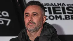 Vítor Pereira virou bola de neve problemática no Timão - Foto: Marcello Zambrana/AGIF