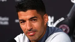 Foto: Megan Briggs/Getty Images - Suárez em sua coletiva de apresentação no Inter Miami