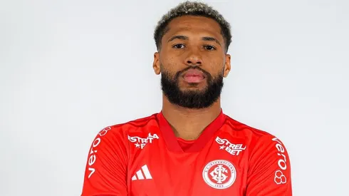 Wesley sendo apresentado no Internacional. Foto: R. Duarte / Internacional