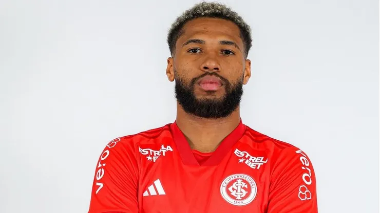 Wesley sendo apresentado no Internacional. Foto: R. Duarte / Internacional
